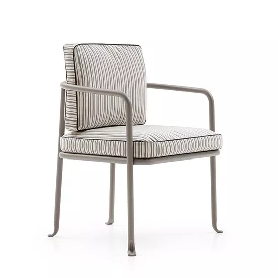 B&B Italia Borea Gartenstuhl kleiner Sessel mit gestreiftem Polster und Metallrahmen ohne Hintergrund