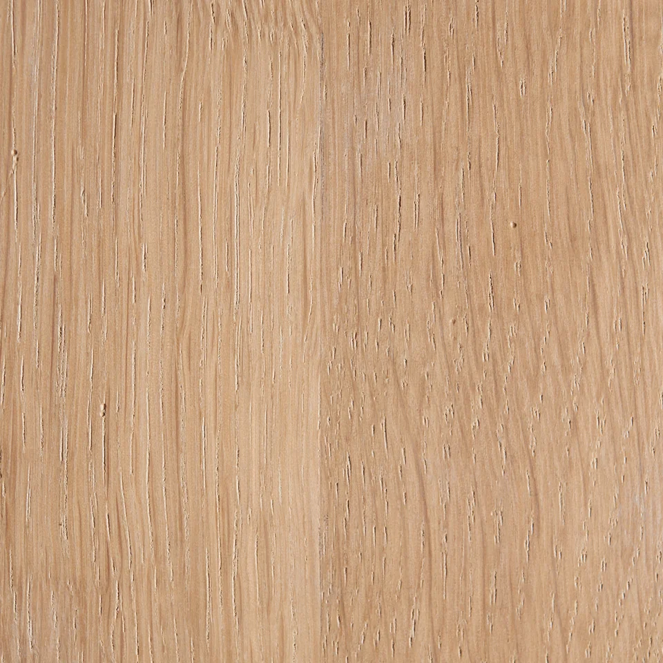 Eiche, hell, weiß pigmentiert matt lackiert