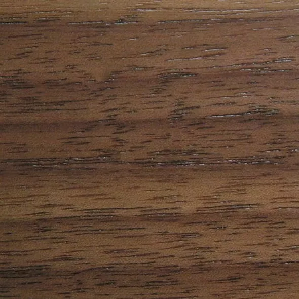 Nussbaum mit Naturholzlack