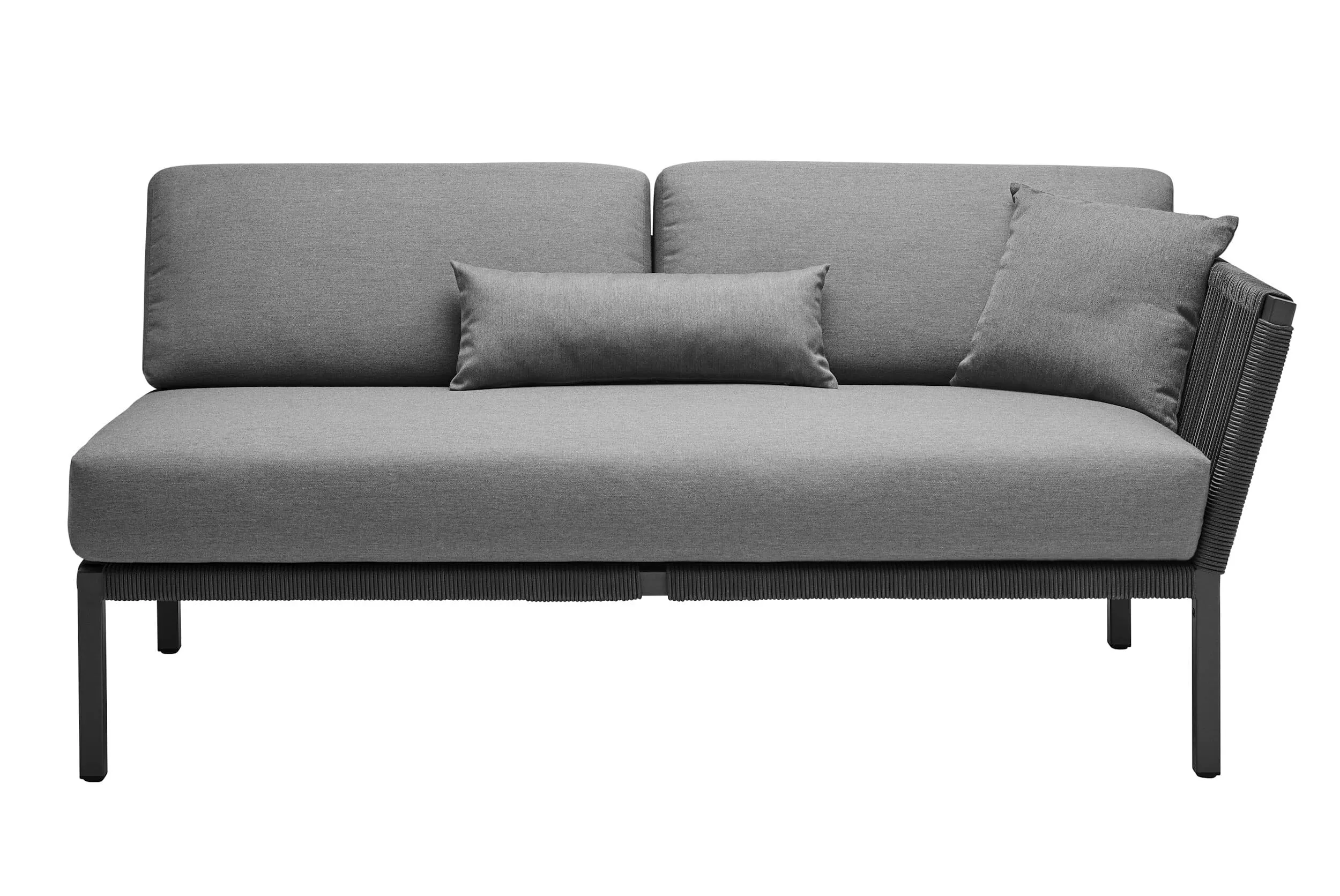 Solpuri Club Recamiere offen links in Grau mit zwei Kissen im Studio ohne Hintergrund