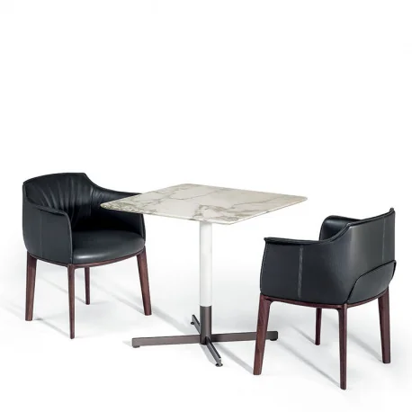 Ästhetisch ansprechend und funktiona Das Beistelltischchen Bob bereichert jeden Raum mit raffinierter Einfachheit