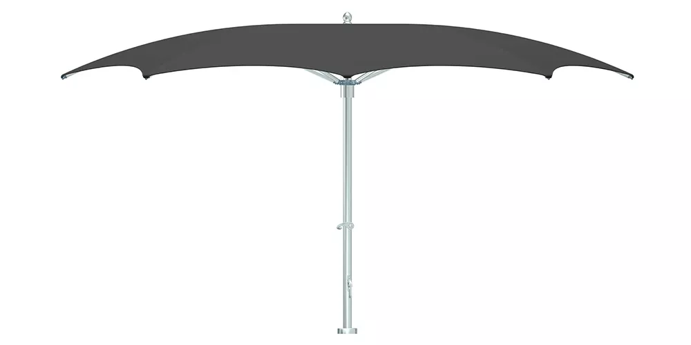 Ocean Master Crescent Sonnenschirm in Schwarz, freigestellt vor weißem Hintergrund, zeigt modernes Design und robuste Konstruktion.