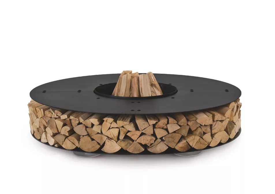 AK47 Zero Feuerstelle Black 100 cm Gartenkamin mit Holzscheiten ohne Hintergrund