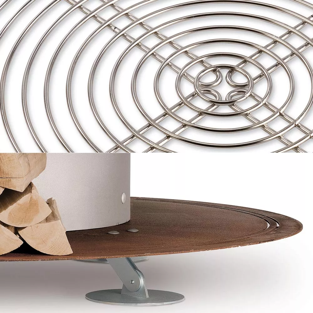 AK47 Zero Feuerstelle 300 cm Gartenkamin mit Holzstapel und Grillrost ohne Hintergrund