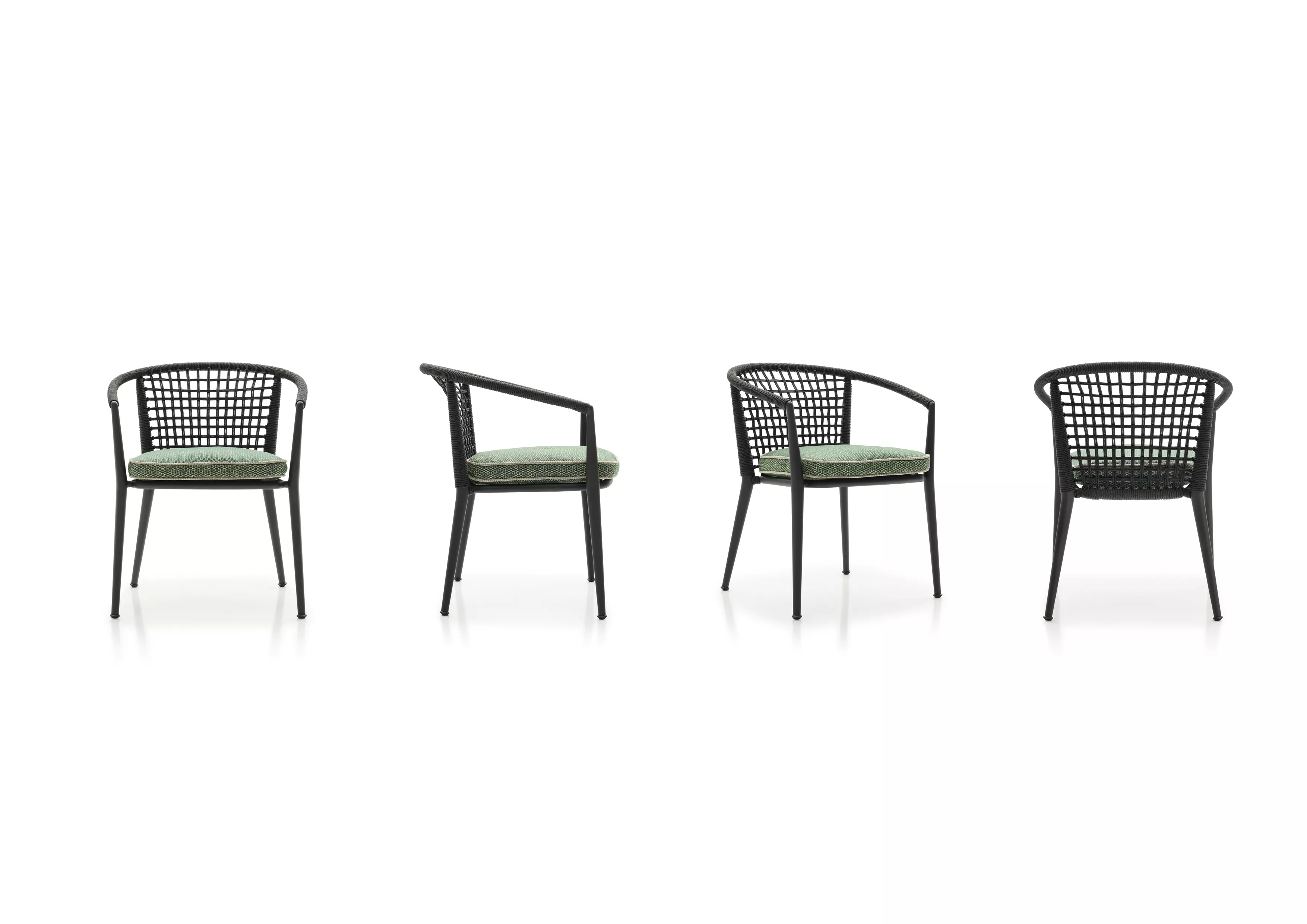 B&B Italia Erica 19 Outdoor Armlehnstuhl in Schwarz mit grünem Sitzkissen in vier verschiedenen Ansichten ohne Hintergrund