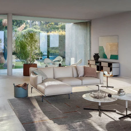 Die Happy Jack Kollektion bietet mit ihren großen Kissen eine gemütliche und komfortable Atmosphäre Das Designerstück mit kompakten Abmessungen passt perfekt in kleinere Wohnungen und verschiedene gewerbliche Umgebungen vom Büro bis zum Wartebereich und C