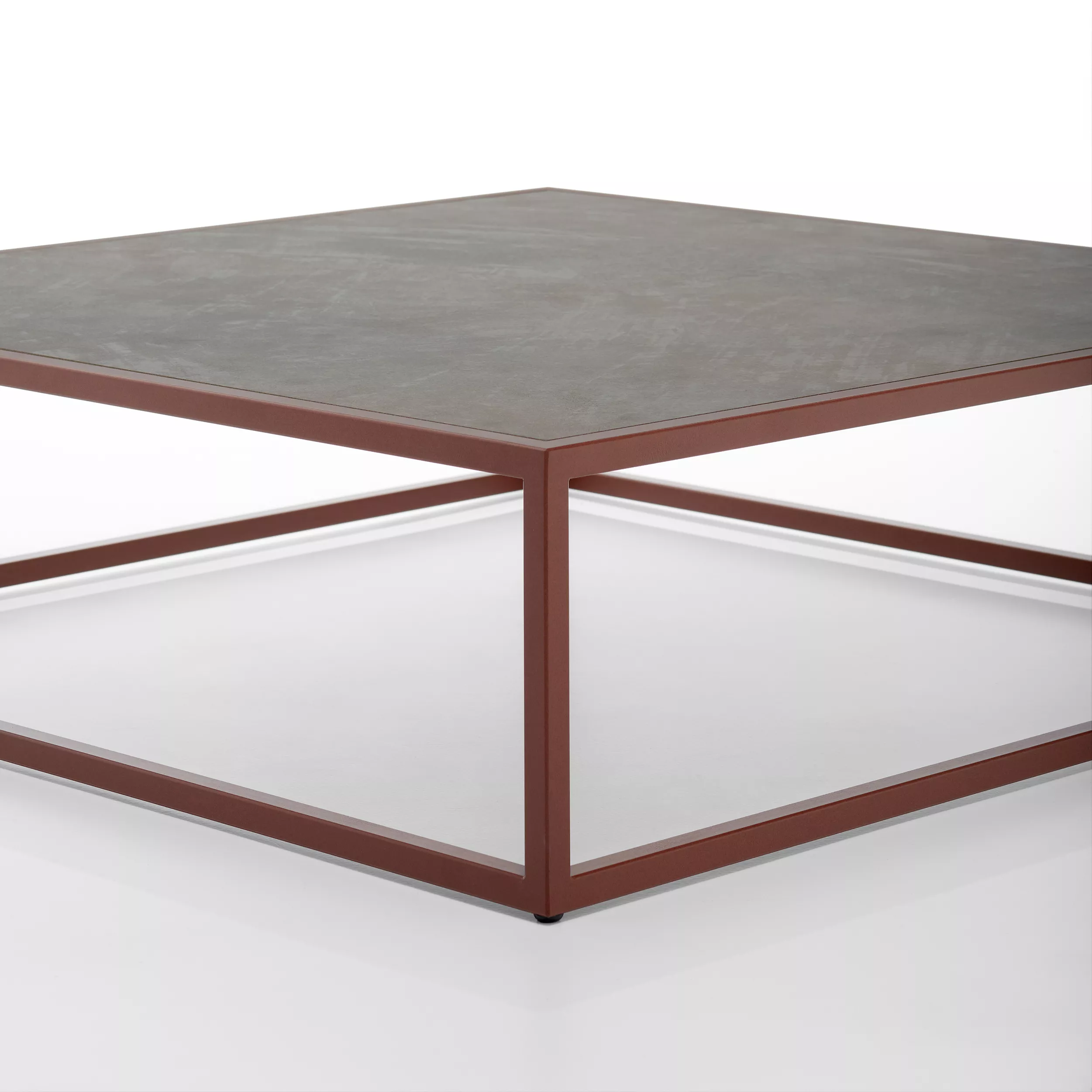 MDF Italia Arpa Beistelltisch 87x87cm in Nahaufnahme ohne Hintergrund