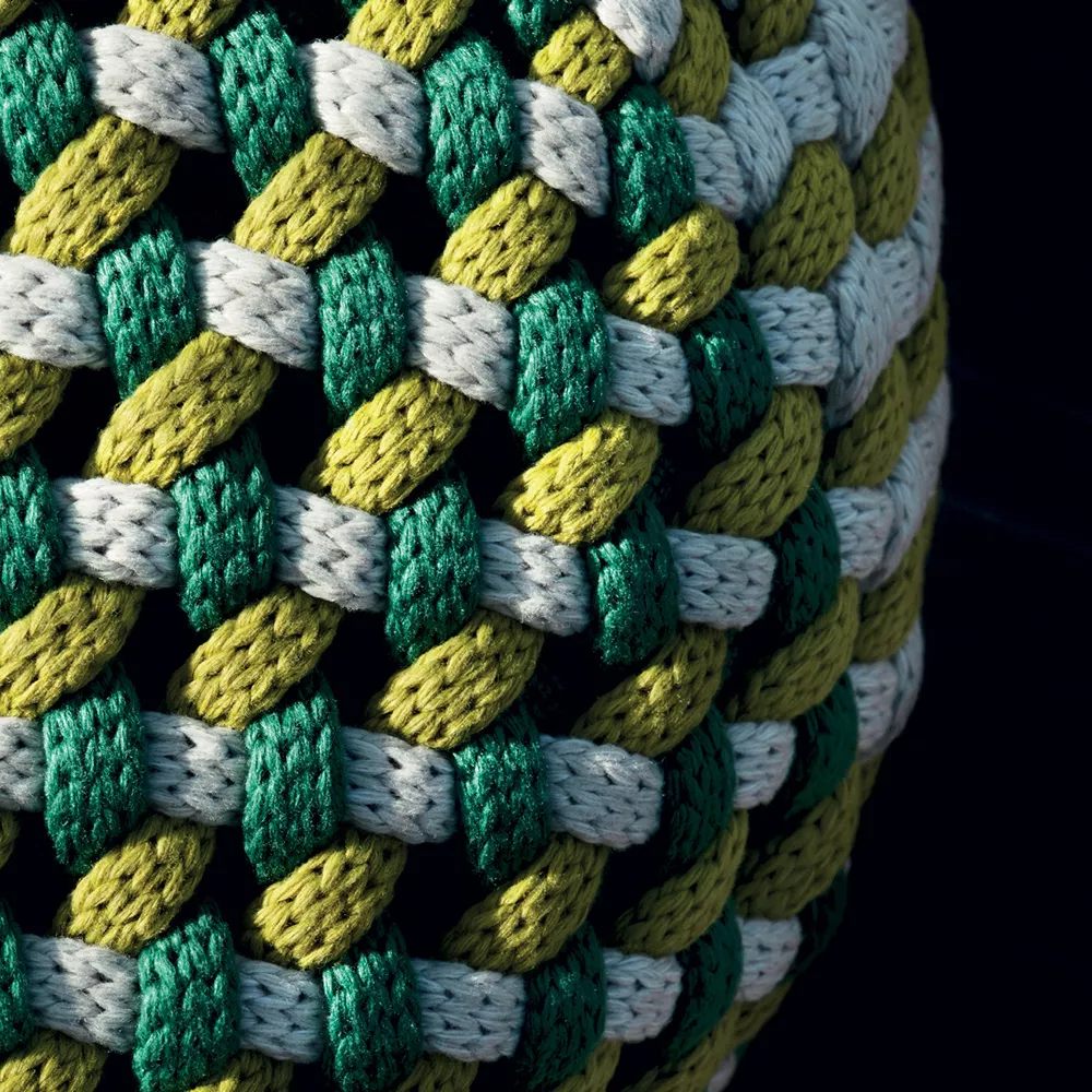 B&B Italia Tramae kleiner Hocker in grün weiß und gelb ohne Hintergrund