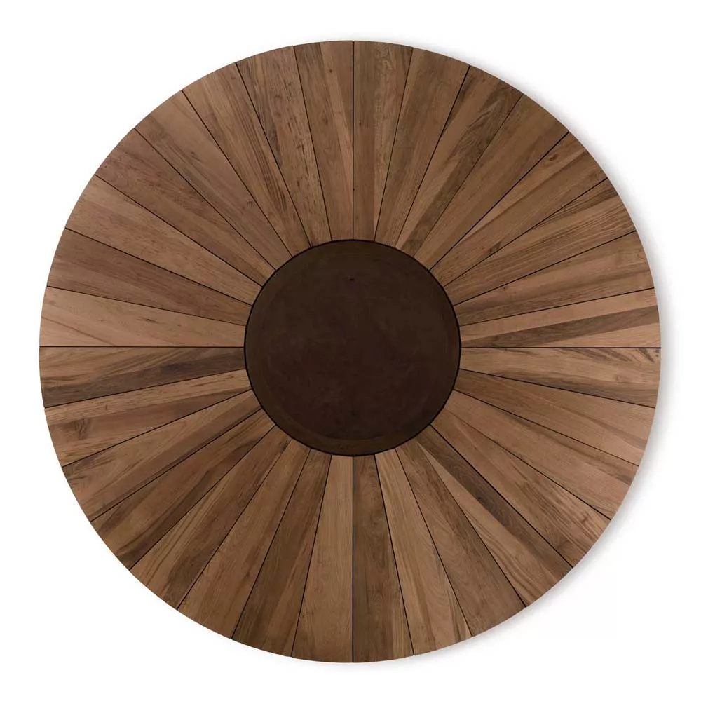 AK47 Art Feuerstelle aus Kastanienholz und Stahl in runder Form ohne Hintergrund