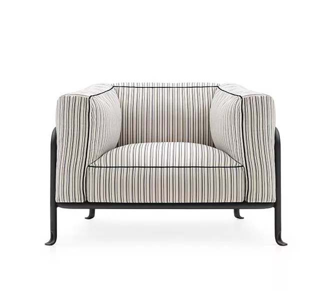 B&B Italia Borea Loungesessel Gartensessel mit gestreiftem Bezug und schwarzem Gestell ohne Hintergrund