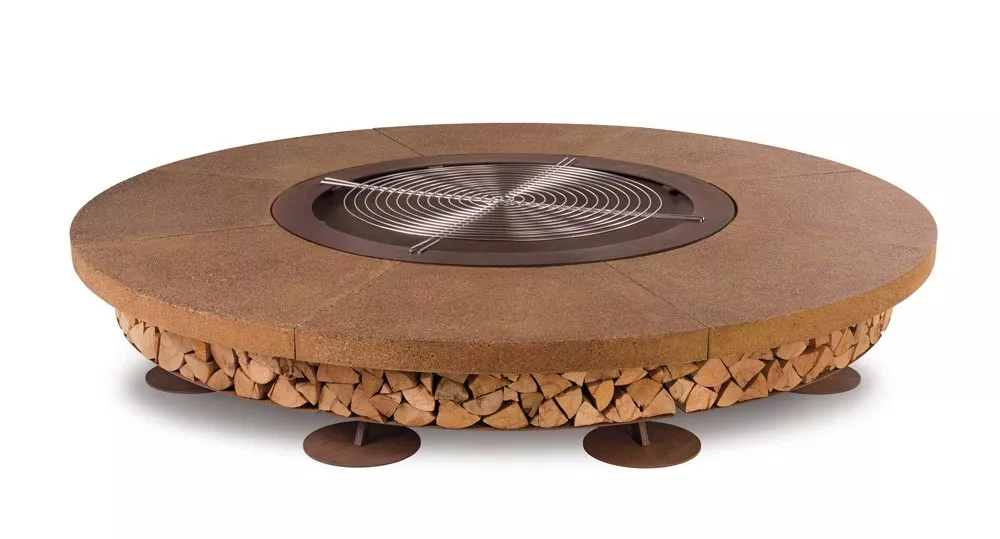 AK47 Ercole Beton Brown Stahl Feuerstelle Large 250 cm ohne Hintergrund