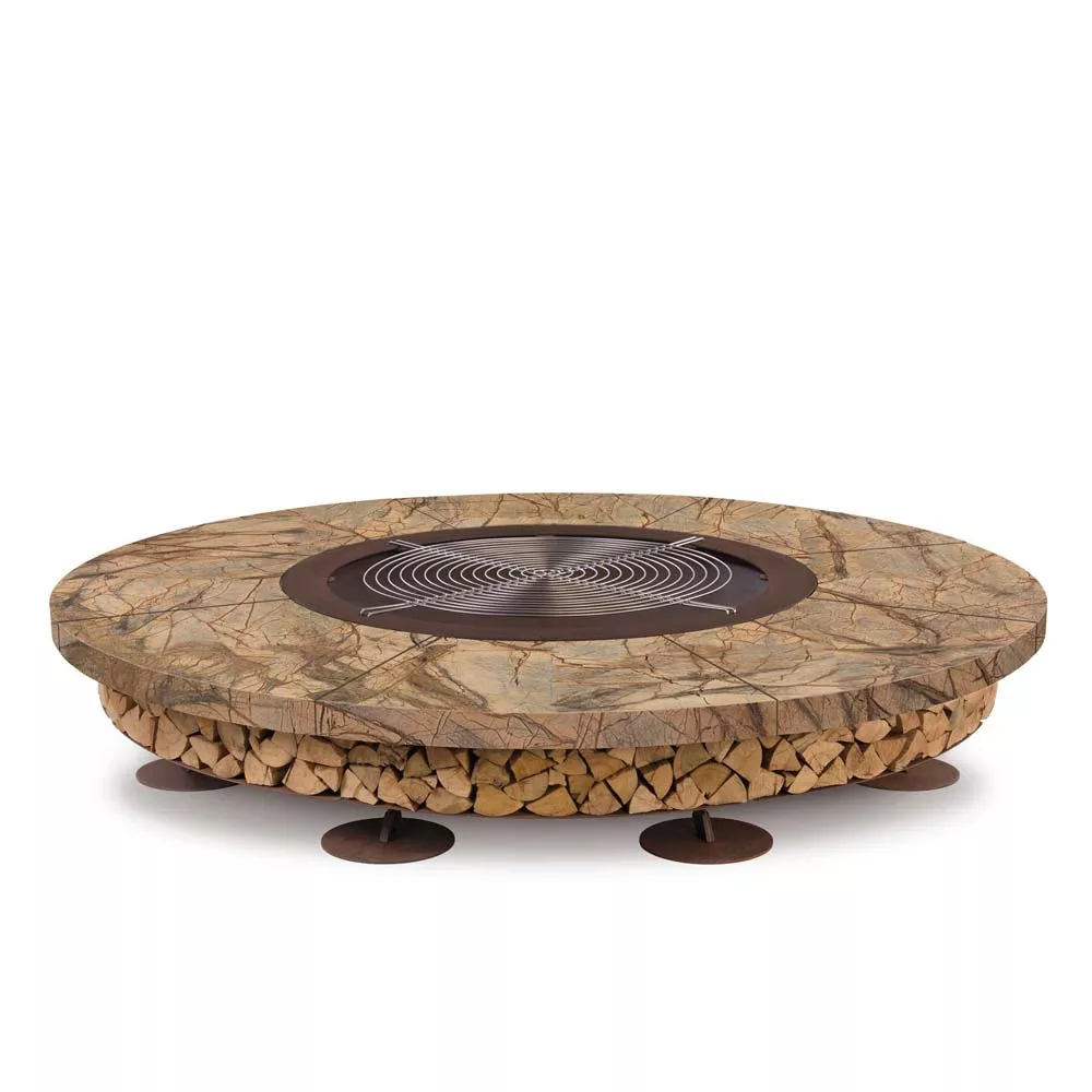 AK47 Ercole Feuerstelle aus Marmor Rain Forest Brown und Stahl in Small 150 cm ohne Hintergrund