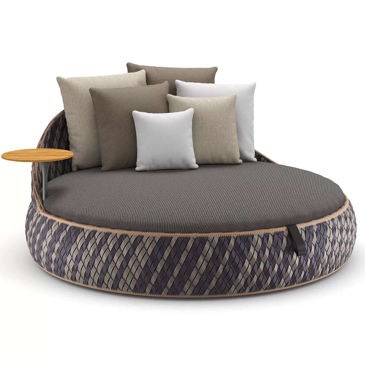 Dedon Dala Loveseat in runder Form mit mehreren Kissen und einem kleinen Holztisch an der Seite ohne Hintergrund.