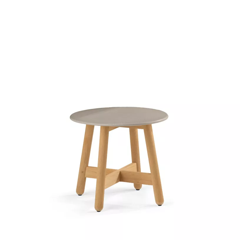 Dedon Mbrace Beistelltisch 50 cm mit runder grauer Tischplatte und Holzbeinen ohne Hintergrund