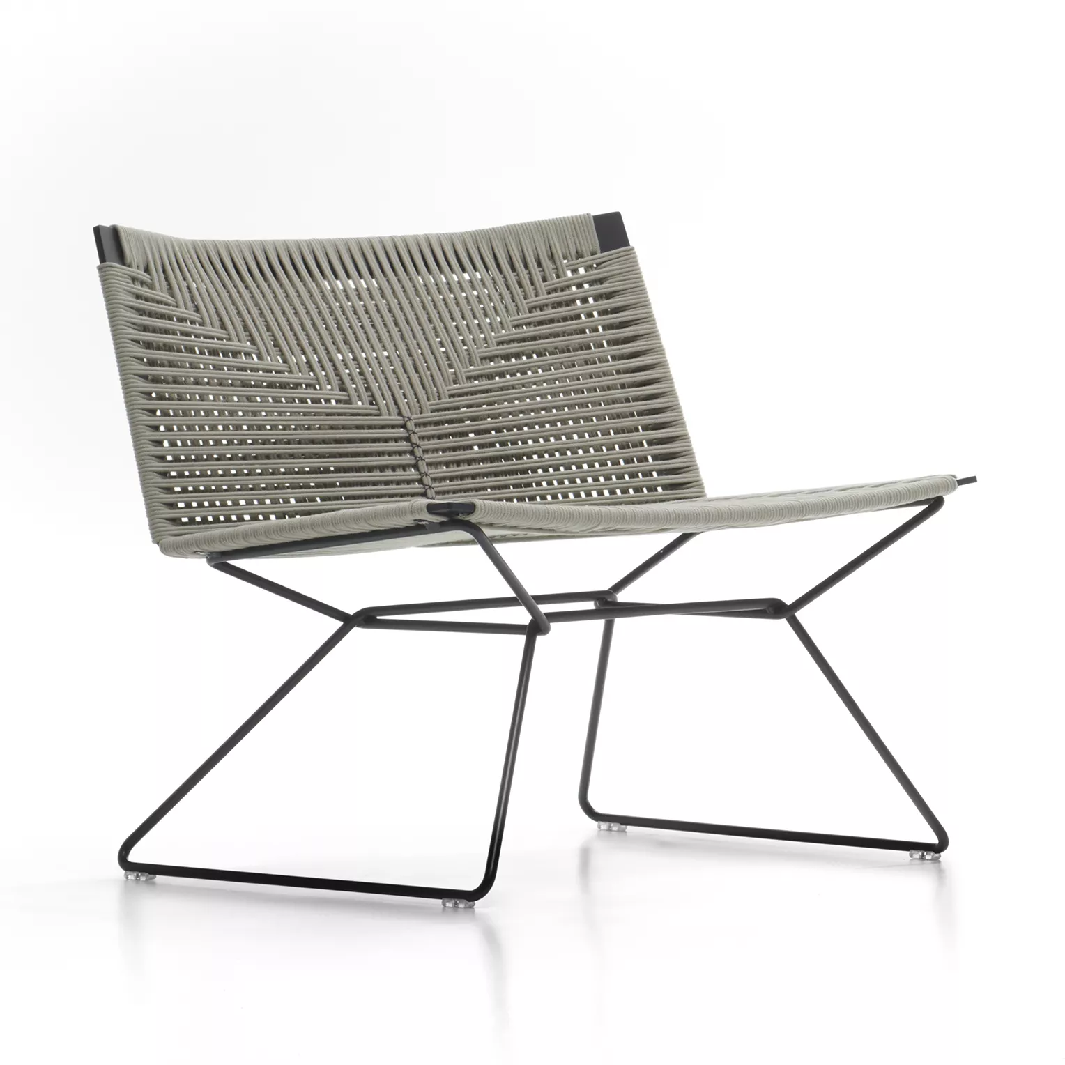 MDF Italia Arpa Loungestuhl mit Armlehne in einem modernen Design ohne Hintergrund