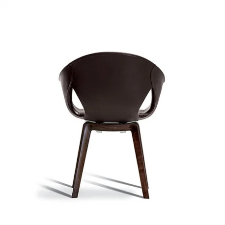 Die Ginger Kollektion verspricht maximalen Komfort Die Formen sind sowohl geschwungen als auch äußerst grafisch und sorgen für eine harmonische Verbindung zwischen der Schale und der Basis