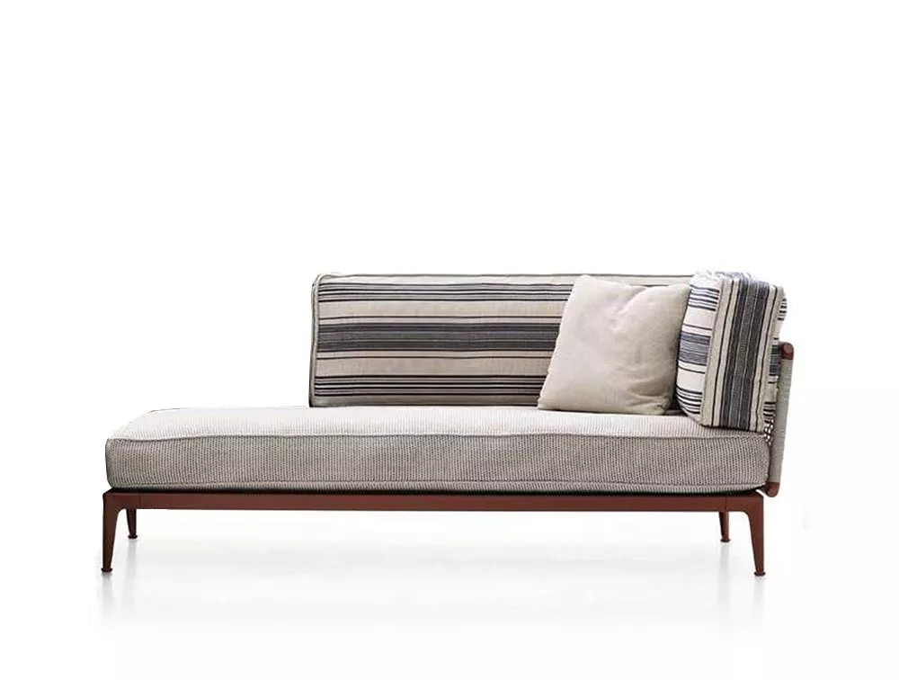 B&B Italia Ribes Chaiselongue Modul in Beige und Streifenmuster auf weißem Hintergrund