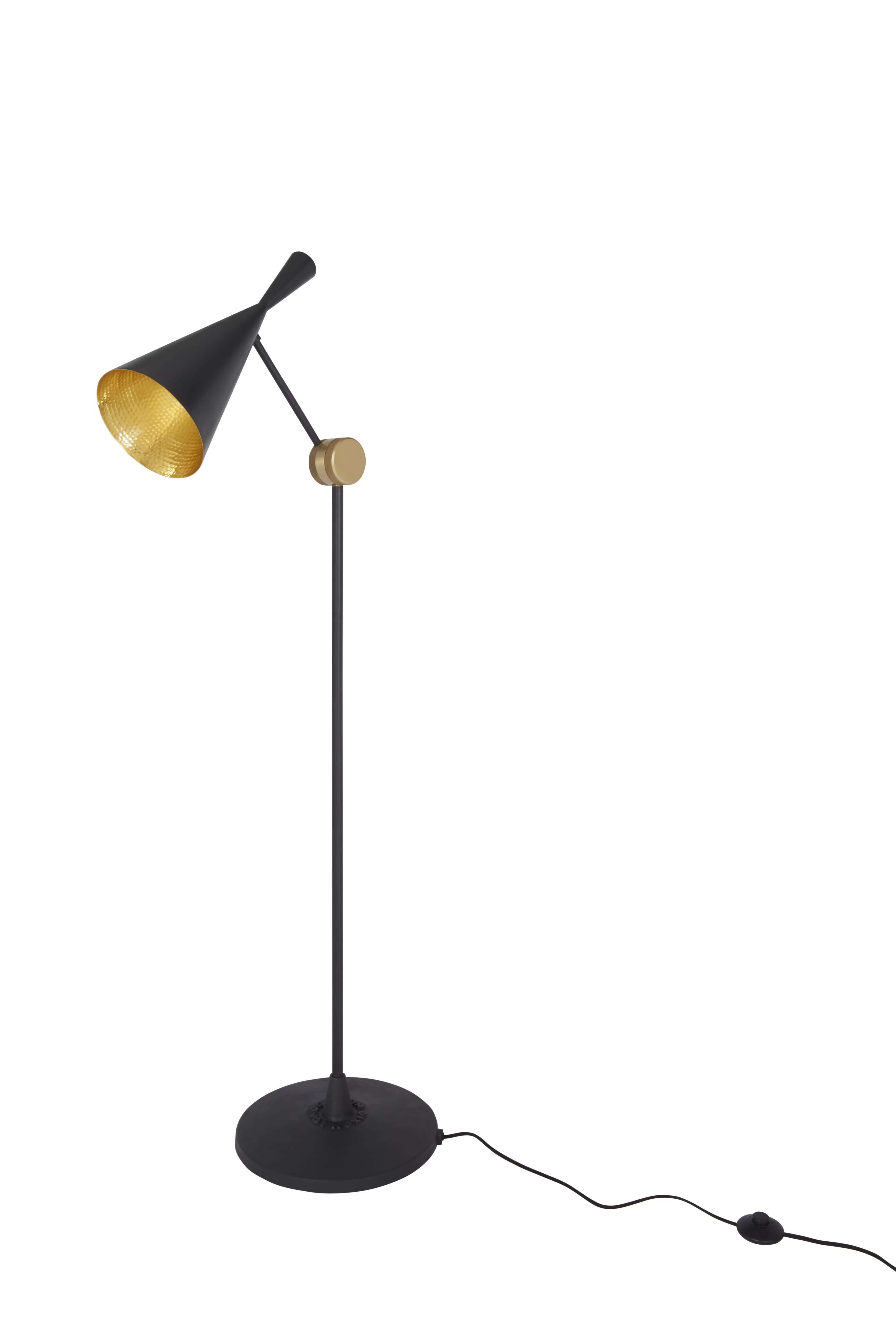 Jede_Beat_Lampe_hat_polierte_Innenflächen_die_das_Licht_auf_warme_und_einladende_Weise_brechen_und_reflektieren.