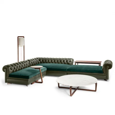 Die Fidelio Serie ist eine vielseitige Kollektion die sich leicht mit anderen Möbeln von Poltrona Frau kombinieren lässt