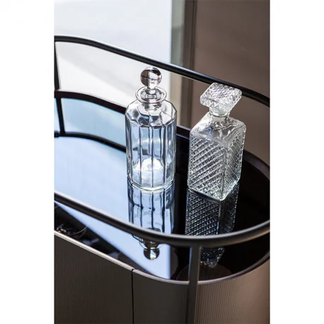 Poltrona Frau Mi Möbel sind ein elegantes und vielseitiges Möbelstück für Ihr Zuhause