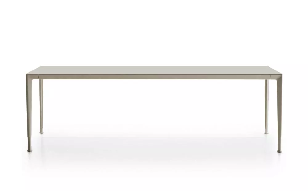 B&B Italia Mirto Outdoor Konsole 200x45 cm mit Tischplatte aus Aluminium oder Iroko ohne Hintergrund.