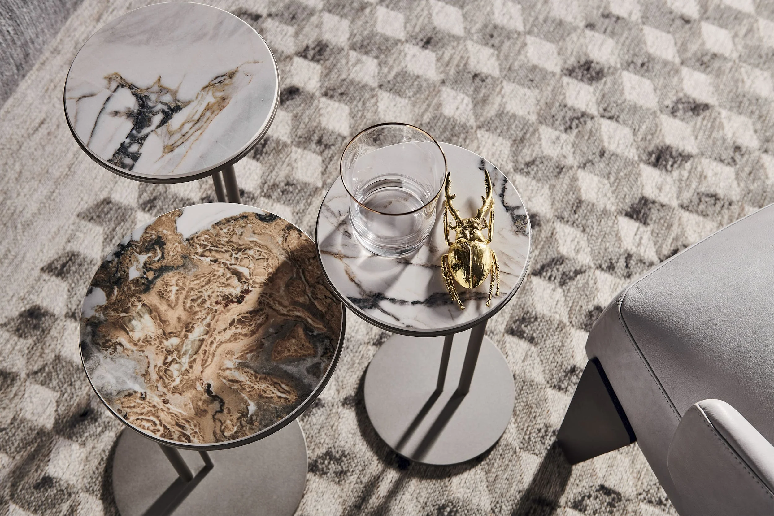 Cattelan_Italia_Sting_top