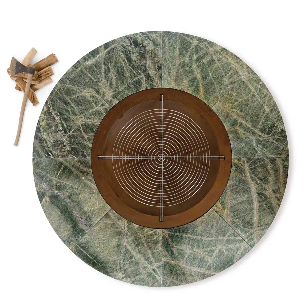 AK47 Ercole Feuerstelle aus Marmor Rain Forest Green und Stahl in XSmall 120 cm ohne Hintergrund