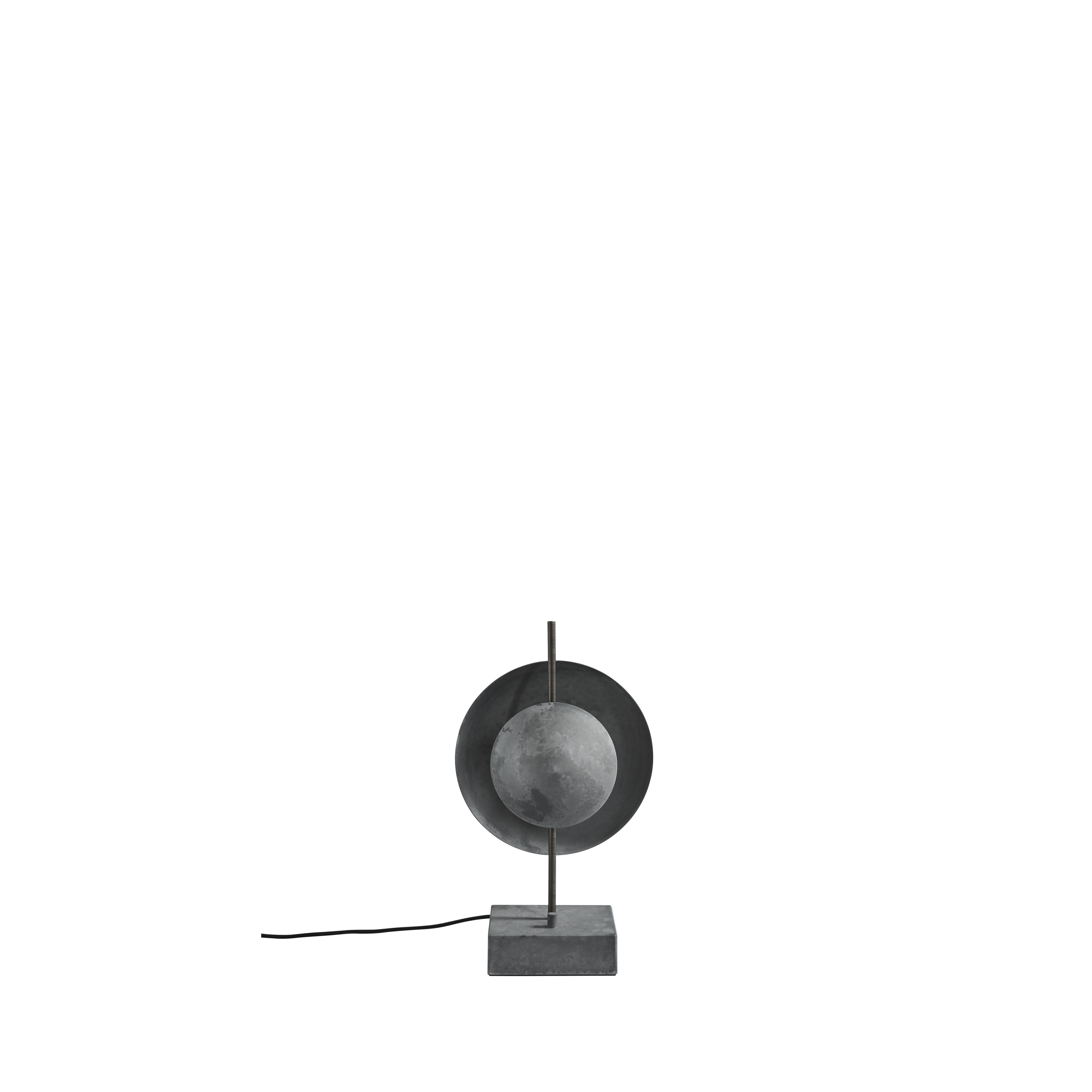 101 COPENHAGEN DUSK Tischleuchte • oxidized • 20 × 30 × 50 cm