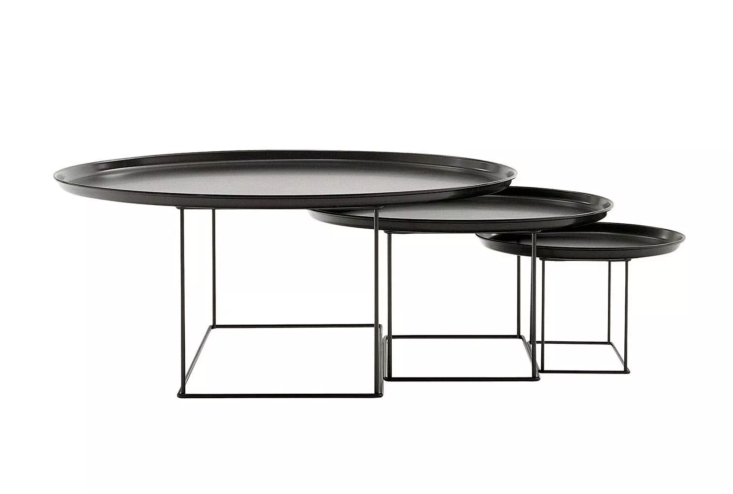 B&B Italia Fat-Fat Beistelltische in drei verschiedenen Größen aus schwarzem Metall ohne Hintergrund