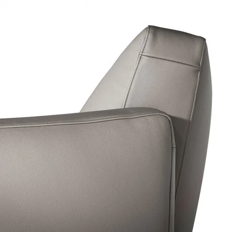 Die Happy Jack Kollektion bietet mit ihren großen Kissen eine gemütliche und komfortable Atmosphäre Das Designerstück mit kompakten Abmessungen passt perfekt in kleinere Wohnungen und verschiedene gewerbliche Umgebungen vom Büro bis zum Wartebereich und C