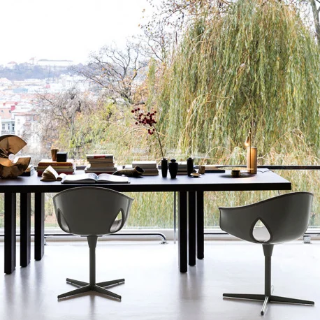 Die Ginger Kollektion verspricht maximalen Komfort Die Formen sind sowohl geschwungen als auch äußerst grafisch und sorgen für eine harmonische Verbindung zwischen der Schale und der Basis