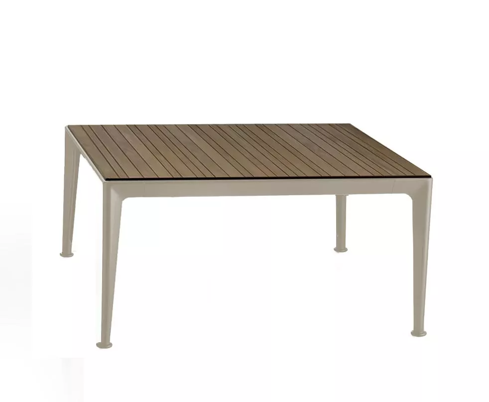 B&B Italia Mirto Outdoor Loungetisch 90x90 cm mit Tischplatte aus Aluminium oder Iroko ohne Hintergrund