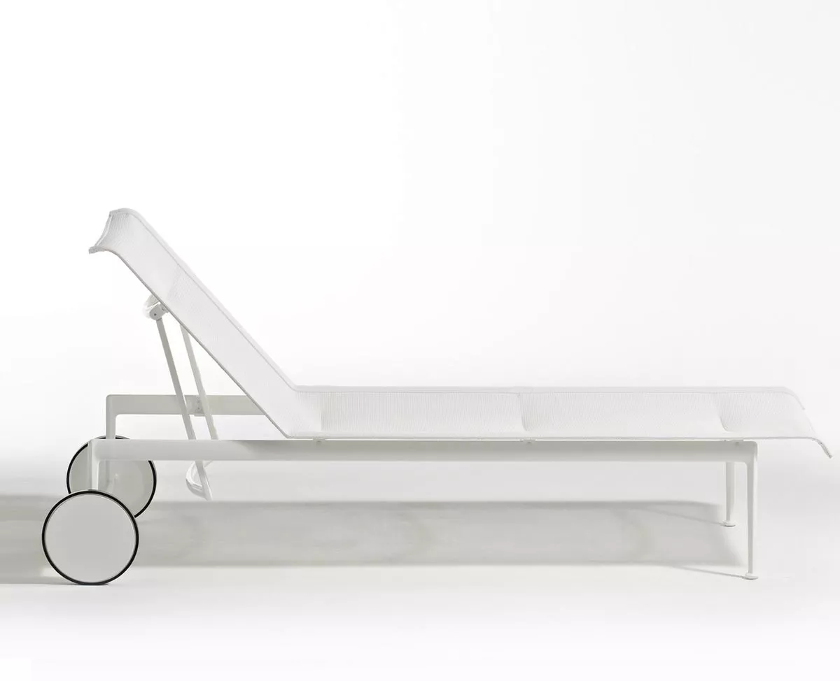 Knoll Studio 1966 Collection Sonnenliege verstellbar und rollbar in Weiß ohne Hintergrund