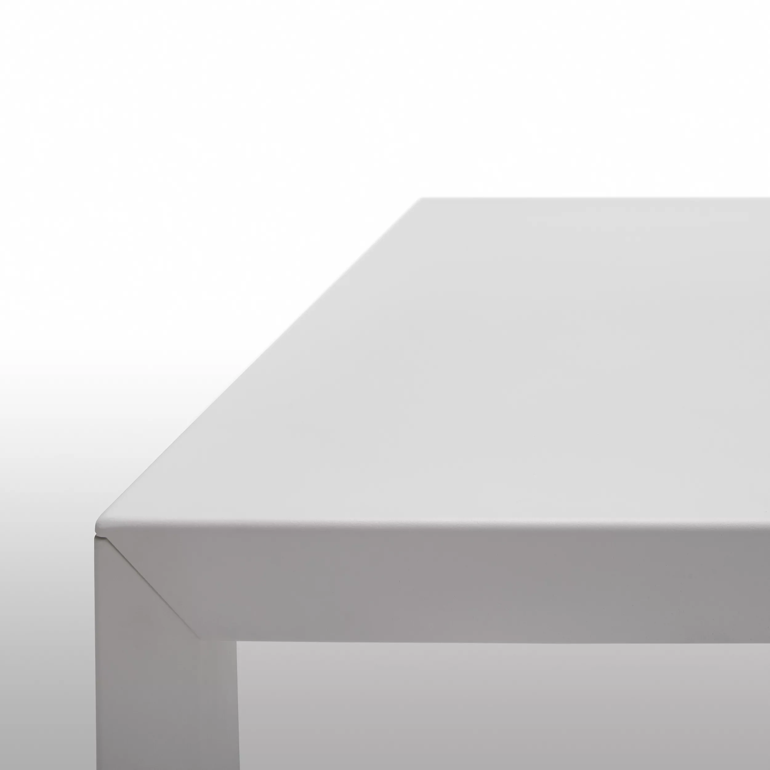 MDF Italia Tense Tisch in Weiß Detailansicht der Tischkante ohne Hintergrund