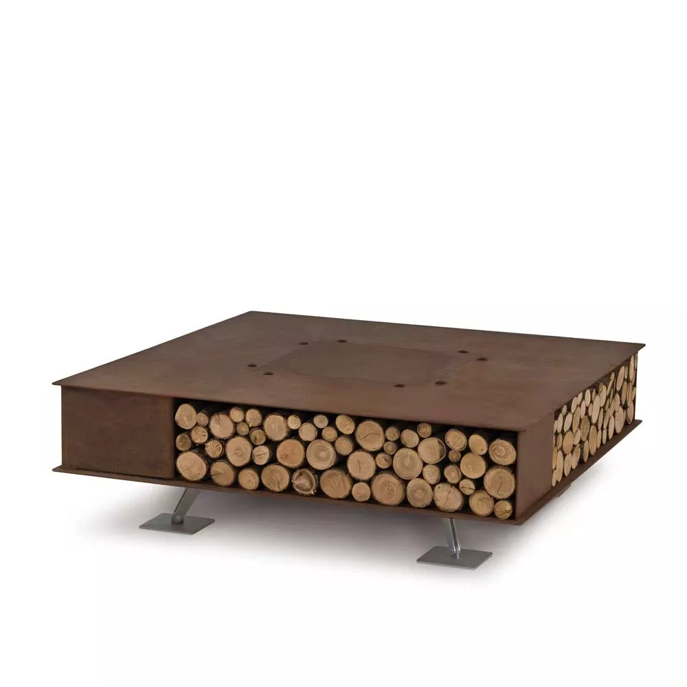 AK47 Toast Feuerstelle aus oxidiertem Stahl 125x125 cm ohne Hintergrund