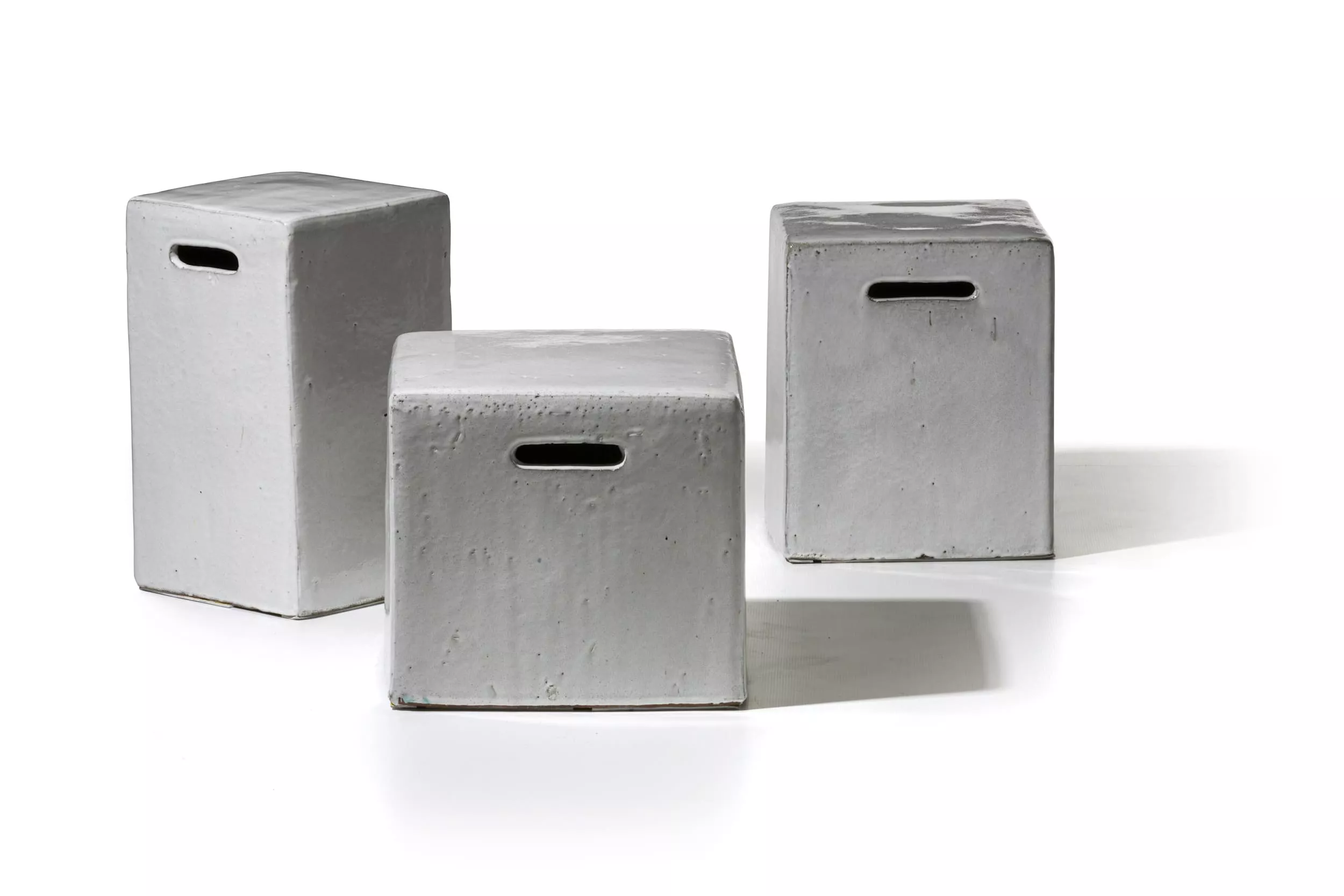 Gervasoni INOUT 41-43 Hocker in verschiedenen Größen aus Beton ohne Hintergrund