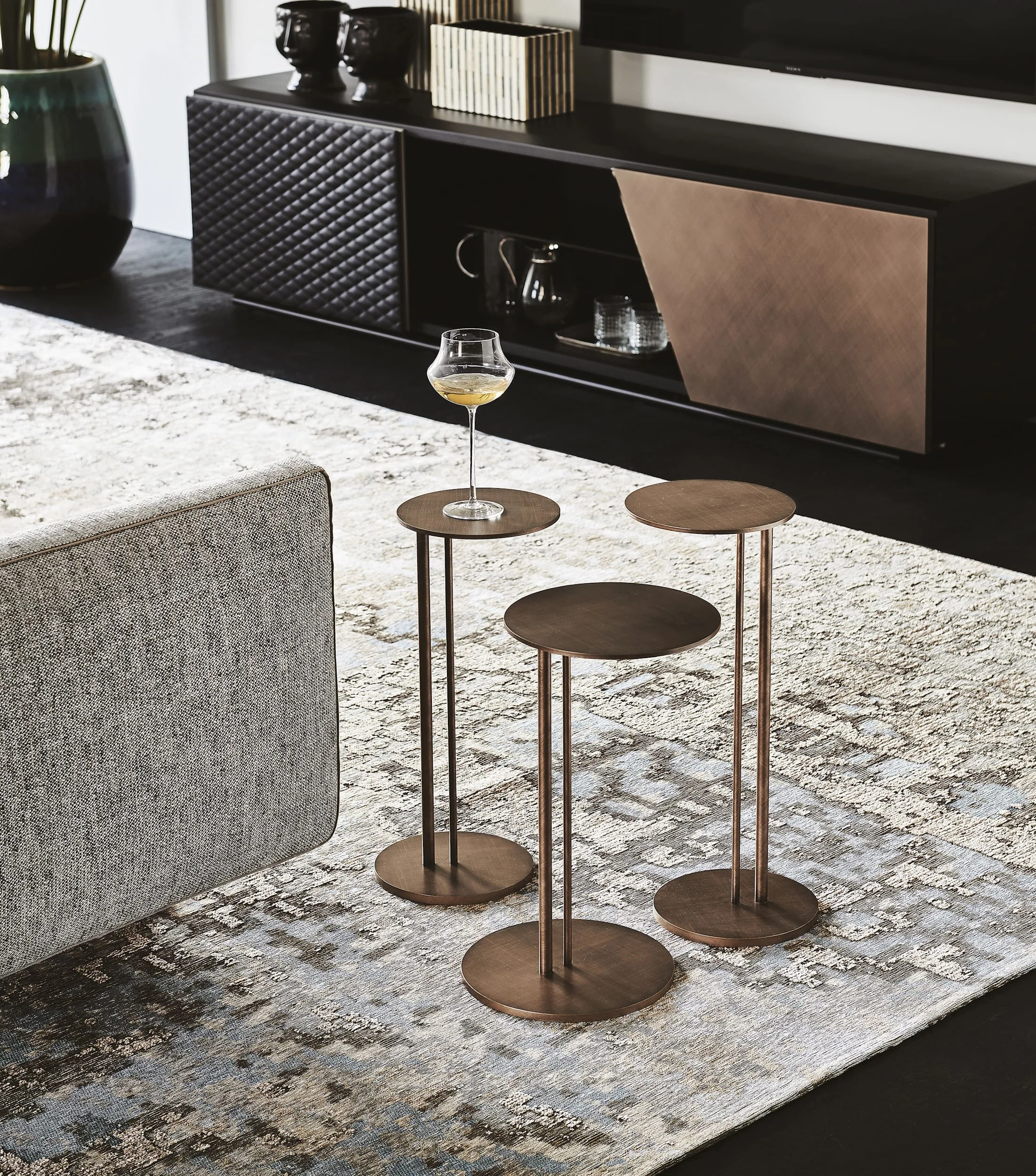 Cattelan_Italia_Sting_Brushed_mood