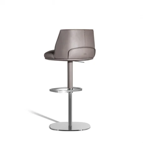 Die Archibald Möbel sind in Pelle Frau Leder oder abnehmbarem Stoff erhältlich mit Kontrastnähten in der Lederversion und Ton in Ton Nähten in der Stoffversion