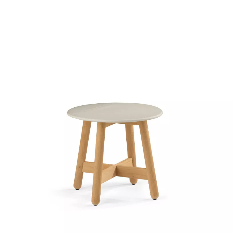 Dedon Mbrace Beistelltisch 50 cm aus Holz und Kunststoff ohne Hintergrund