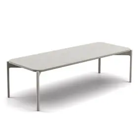 Dedon Izon Kaffeetisch 130 x 50 cm in hellem Design ohne Hintergrund