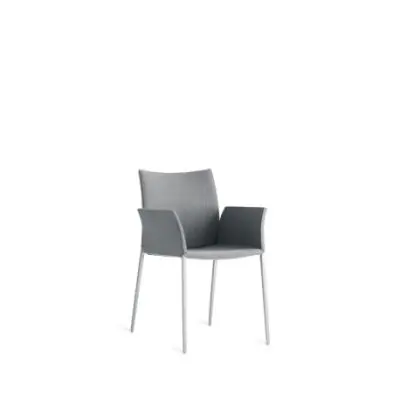 Zanotta • LIA • chaise rembourrée • avec accoudoirs