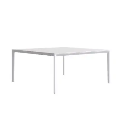 Lapalma Add T Gartentisch / Esstisch 130 x 130 cm / weiß oder schwarz