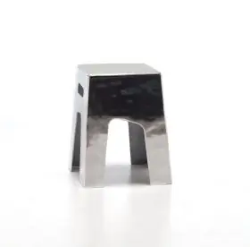 Gervasoni INOUT 46 Hocker aus glänzendem Metall ohne Hintergrund