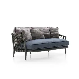 B&B Italia Erica 19 Outdoor 2-Sitzer Sofa 170 cm in einem Studio ohne Hintergrund